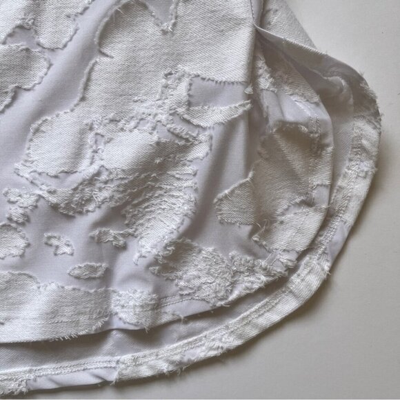 NWT Cupio White Blouse  Sheer Burnout Floral Short Sleeve Vented Round Hem Sz M - Picture 9 of 14